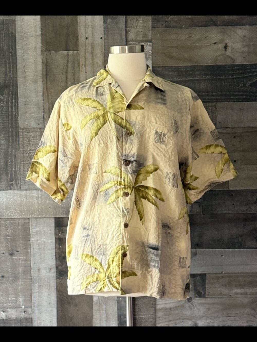 Men's Tommy Bahama palm tree button up shirt medium tropical Hawaiian silk